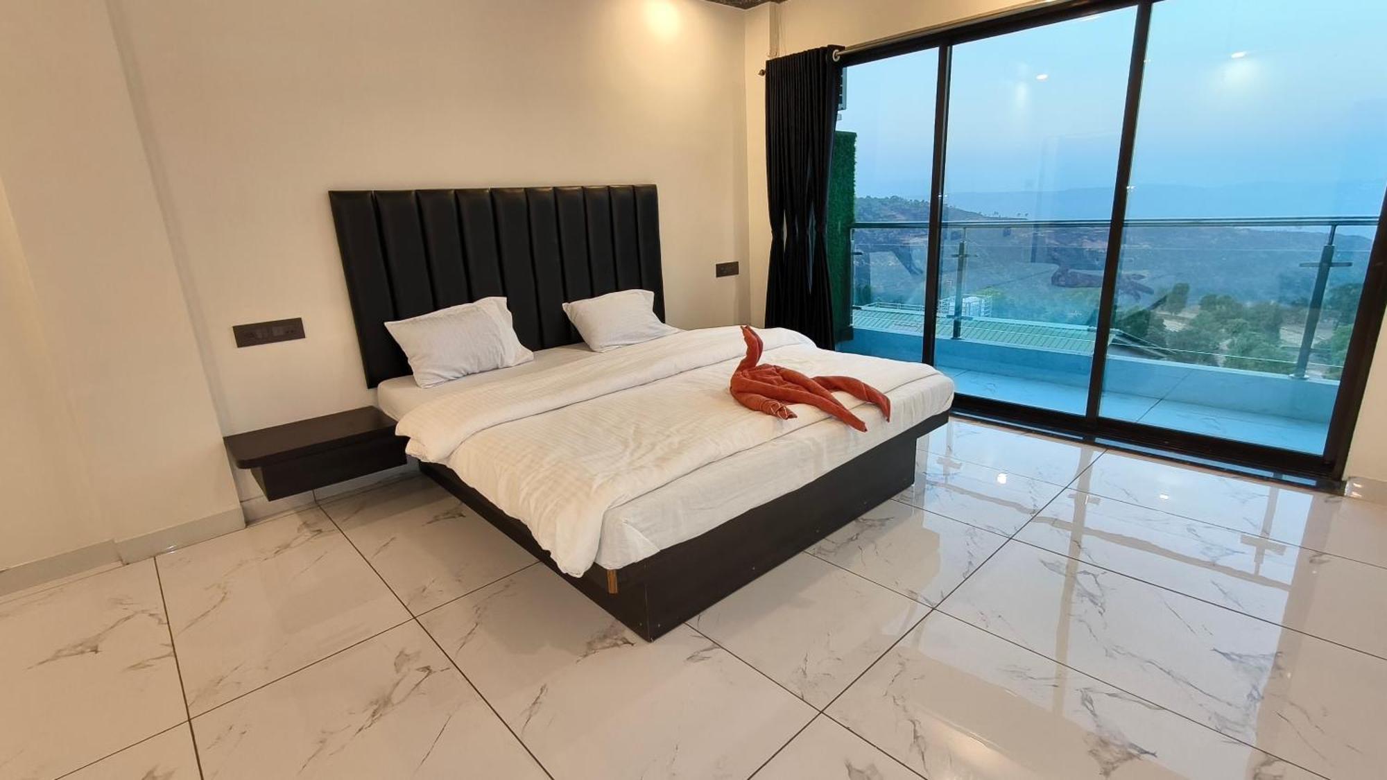 The Grange Lake View Panchgani Bilik gambar